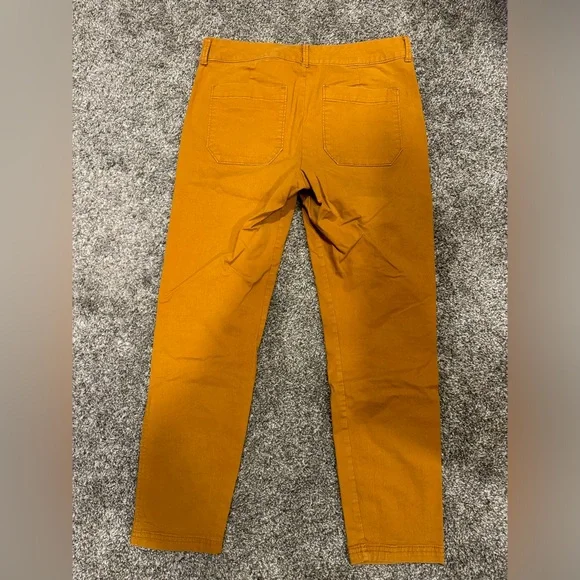 Old Navy Pixie Pants - Picture 4 of 6